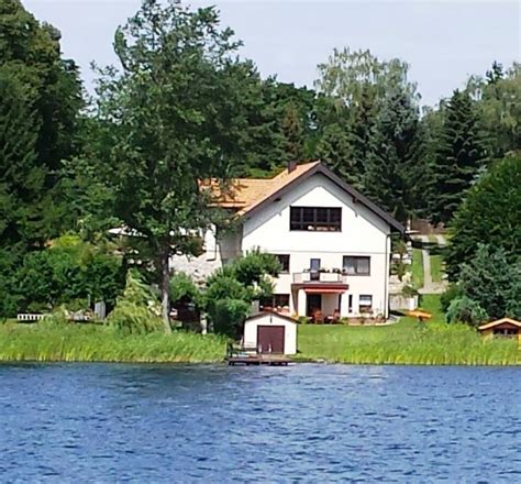 Beheimatet in einem alten fachwerkhaus aus dem 18ten jahrhundert direkt am ufer des essener baldeney sees zieht das haus am see jedes jahr begeisterte besucher in seinen bann. Haus am See in Woltersdorf - Familie D. Kotoll