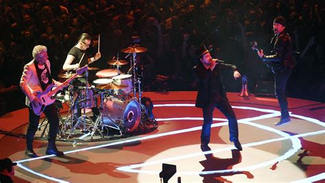 Fresh U2 Embraces The Present In Concert Still Plays Greatest Hits