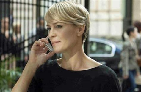 Whether its been platinum blonde or chestnut brown a cropped pixie or a bit of a shag the hair has always. Why Claire Underwood Is The Most | Claire underwood, Robin ...