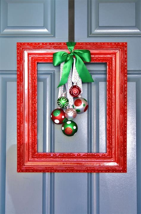 Continue all the way around the wreath frame. 22 Beautiful and Easy DIY Christmas Wreath Ideas