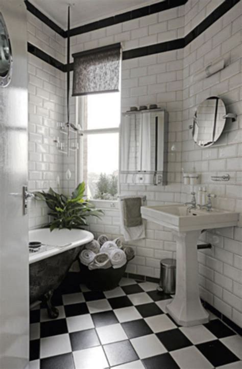 Get your favourite washroom tiles at nitco. 41+ Luxurious Black And White Subway Tiles Bathroom Design ...