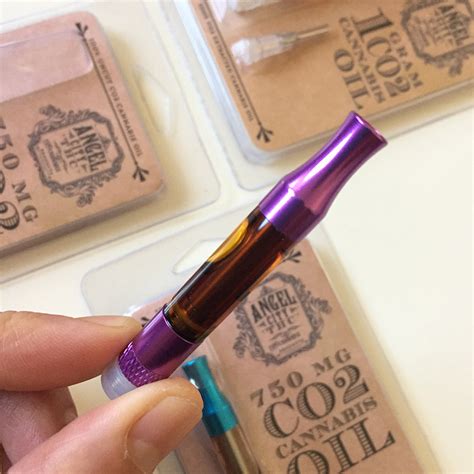 Building upon the vape pen's convenience, the thc vapor that the weed pen produces has little to no odor to it. Wax and Cannabis Oil Vapes by Angel City THC
