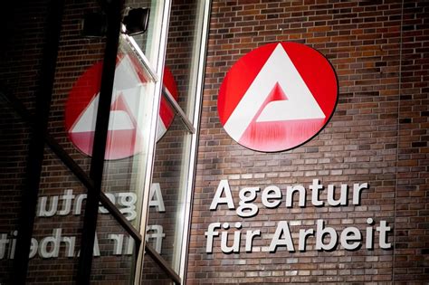 Arbeitsmarkt Zahl Der Arbeitslosen In Deutschland Sinkt Leicht