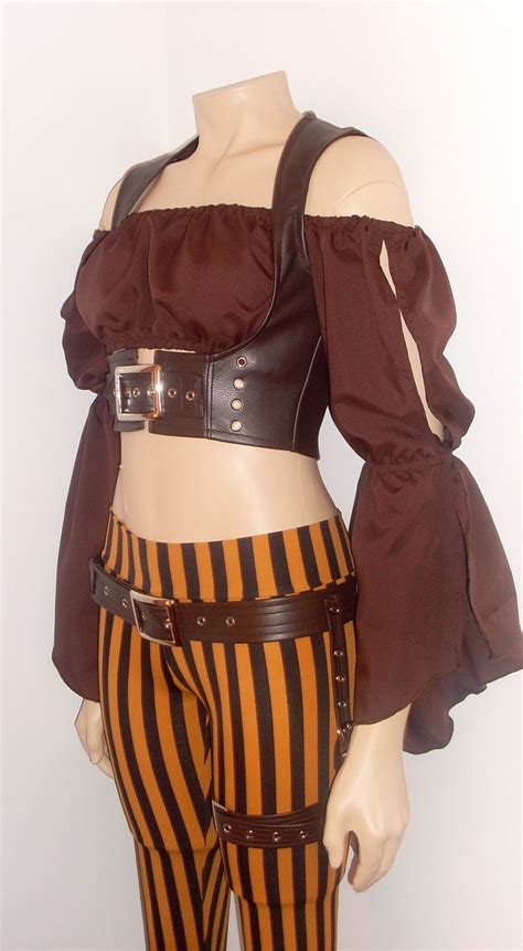 Pin By Erin Mcneil On Costumes Female Pirate Costume Steampunk