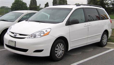 Toyota Sienna Le Passenger Passenger Minivan L V Awd Auto
