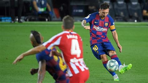 Messi Scores 700th Goal But Atletico Draw Hurts Barca S Title Hopes — Sport — The Guardian