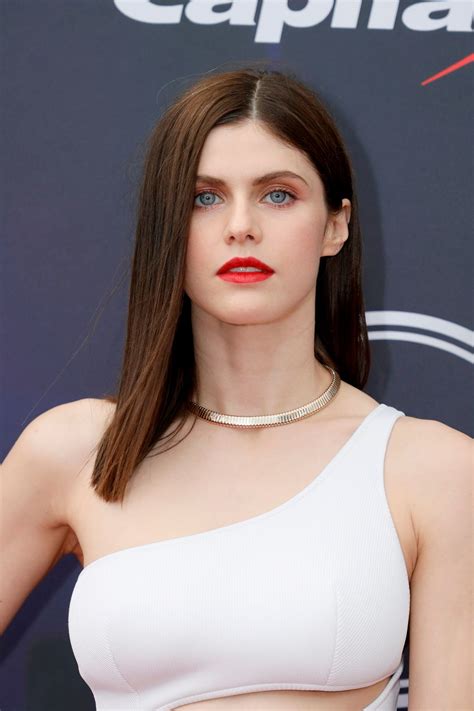 After White Lotus What S Next For Alexandra Daddario The Inquisitr