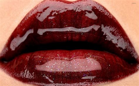 Glossy red lips wallpaper - Photography wallpapers - #53944
