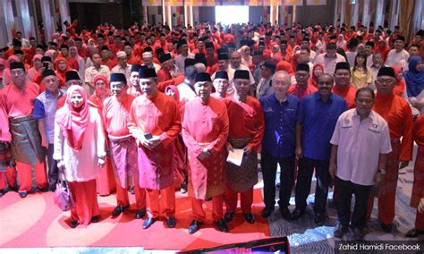 Dato wee jeck seng (mca) a. Zahid bayang Umno bertanding di Tanjung Piai