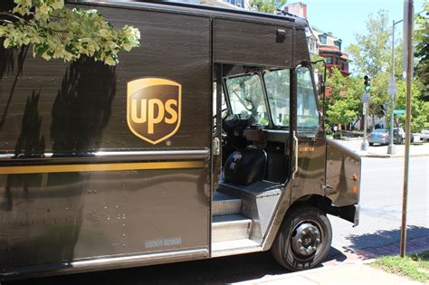 Leaked Photos Show Oklahoma City Ups Driver Having Sex In Truck