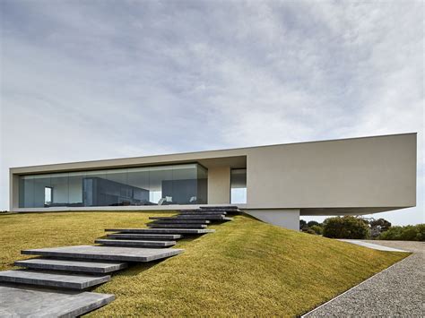Spectacular Views In A Minimalist Cantilevered Home Architecture And Design