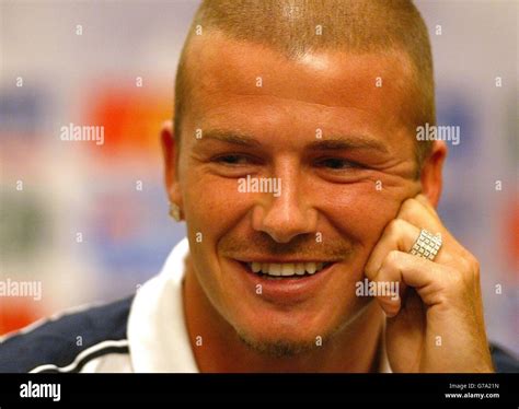 Sport Football Press Conference Smiling Head Shoulders David Beckham Hi