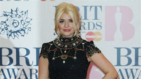 Holly Willoughby Shows Off Freckles In Gorgeous Make Up Free Selfie Closer