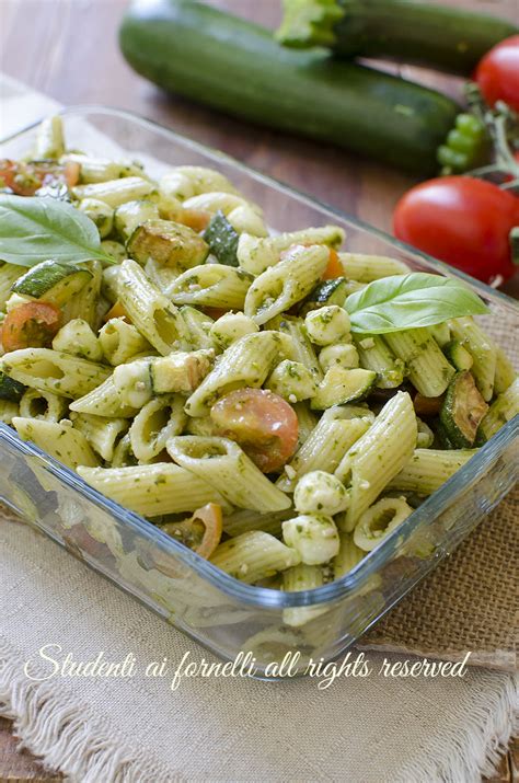 Check spelling or type a new query. Pasta fredda zucchine pesto e mozzarella, ricetta