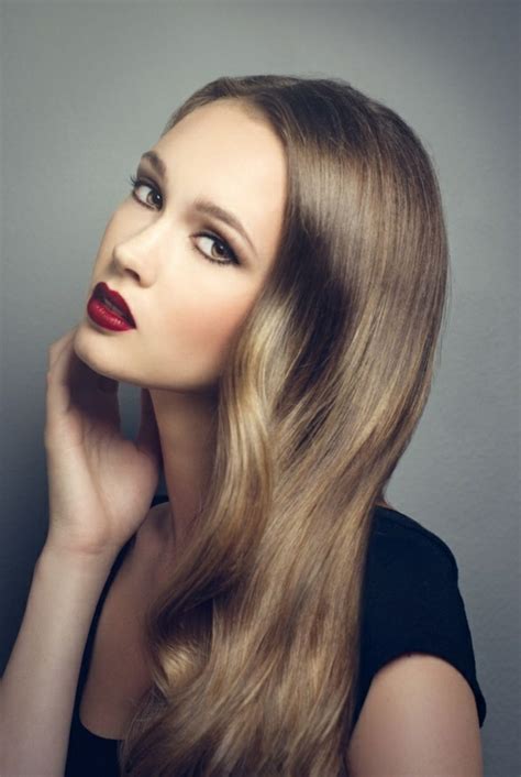 La couleur blond foncé parfait pour cette été et automne