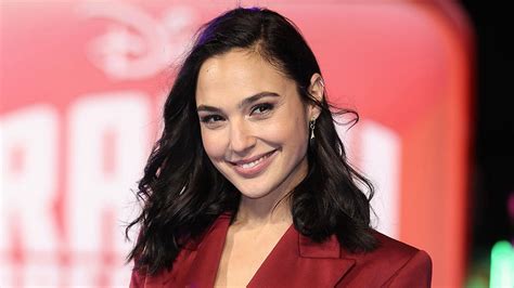 Gal Gadot Says Shed Love To Tackle A Musical After Singing In Ralph