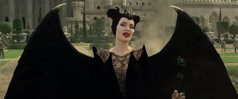 All The Memorable Looks In Maleficent 2 Mistress Of Evil Maleficent