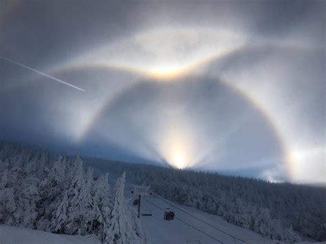 The Story Behind The Incredible Optical Phenomenon Photographed In New Hampshire Earth