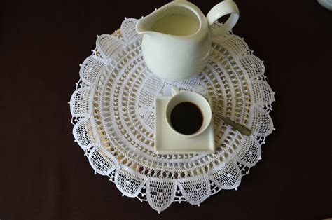 #astrêsdamanhã #renascença #aparcomomundo para os mais distraídos: TOALHA BANDEJA RENDA RENASCENÇA REDONDA no Elo7 | Bordados ...