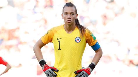 Probably the best female goalkeeper in the world. Christiane Endler critica a Gabriel Arias tras la ...