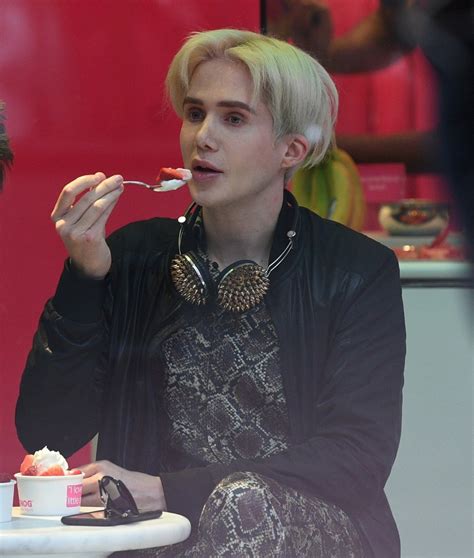 Exclusive fashion & merchandise collection. Oli London spotted eating ice cream in London - London TV