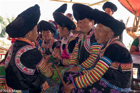 White Hmong Women Chatting : Ban Hong, Shan State, Burma (2015) : Nick Mayo Photography