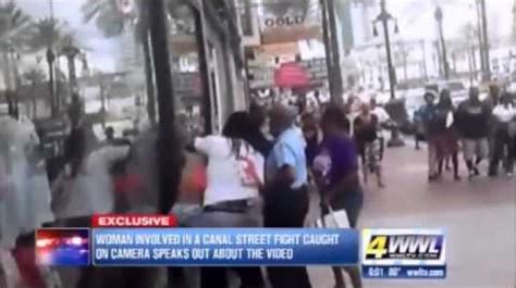 2 Girls Brawl Outside Of Store While Veteran Cop Just Watches Vladtv