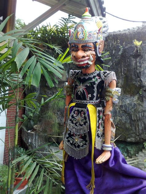 Raden gatotkaca adalah putera raden wrekudara yang kedua. Gambar Wayang Golek - Gambar C