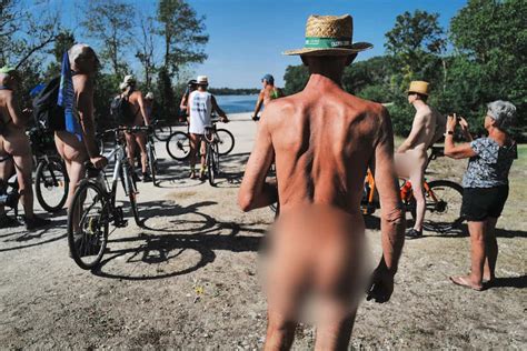 World Naked Bike Ride La Boucle Naturiste Qui Affole Mairies Et My Xxx Hot Girl