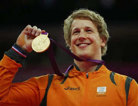 Op de olympische zomerspelen van 2012 te londen werd hij olympisch kampioen op het onderdeel rekstok. Epke Zonderland wint 'mooiste medaille ooit' op fenomenale ...
