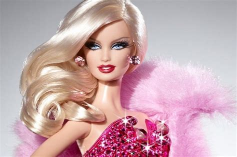 Pour Ressembler à Barbie Elle Subit Plus De 15 Opérations De Chirurgie