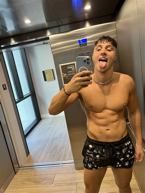 Tayo Ricci On Twitter Lets Get Naked In The Elevator Together