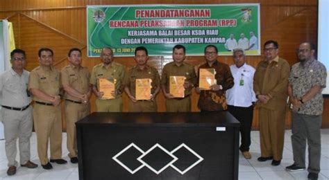 Istilah ini sering kita baca disebuah artikel ilmiah atau disebuah koran, seperti interpretasi data. Program Interpretasi Adalah : Wisata Alam Dihadirkan Dalam ...