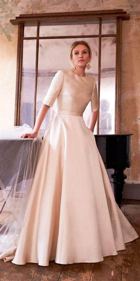 Allow us to formally make the case for wearing a blush wedding guest dress in fall. The Perfect Bridal Attire: What To Wear To A Winter ...