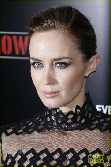 Edge of tomorrow starred cruise as major william cage, a public relations officer with no training who is thrown on the frontlines of a war against aliens. Tom Cruise & Emily Blunt Premiere 'Edge of Tomorrow' in ...