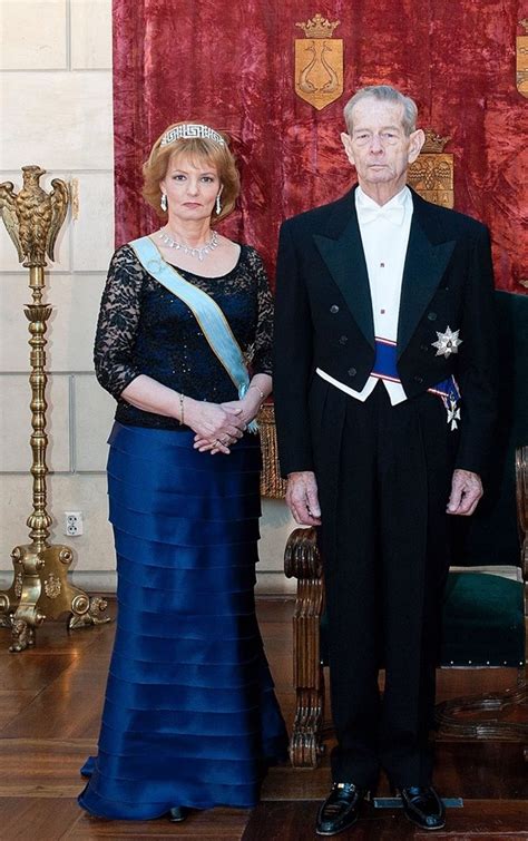 Majestatea contract cu compania aeriana lear jeats and. E oficial: Regele Mihai nu vine la inmormantarea sotiei sale