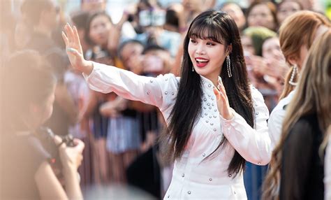 Soo Jin Gi Dle From Best Red Carpet Moments From Hallyupopfest 2019