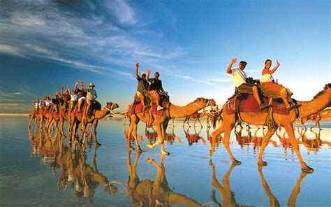 We set for our desert adventure. 1/2 Day Tours of Broome - Luxury 4WD Tours - InStyle ...
