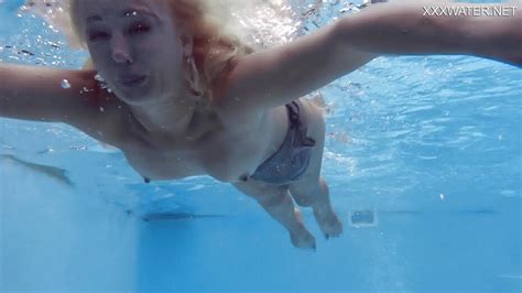 Yet Emily Ross Astonishes Again Underwater Porntube