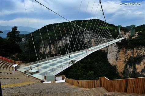 Längste Und Höchste Glasbrücke Der Welt Wird Eröffnetcn