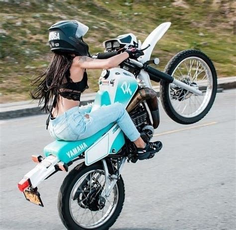 Pin De Entreplayasymotores En Motos Chicas De Motocross Motos Dt Stunt Motos