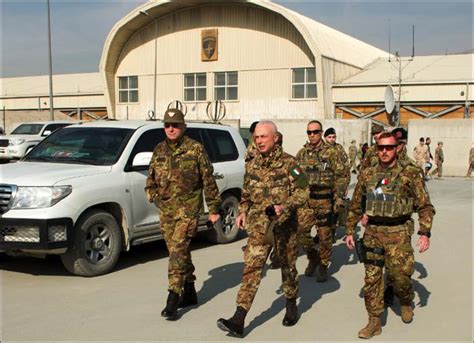 Il Generale Graziano In Afganistan Congedati Folgore