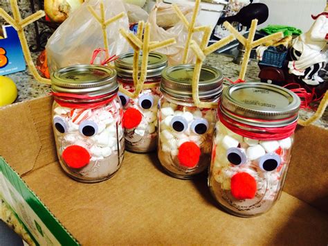 Print out the magic reindeer food poem tags. Reindeer Hot Chocolate mason jars | Reindeer hot chocolate ...