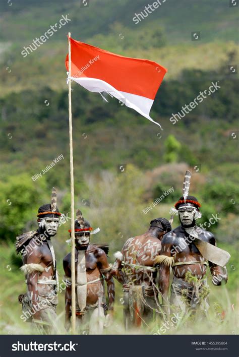 Lembah Baliem Papua Images Stock Photos Vectors Shutterstock