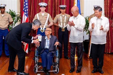 In Photos Filipino Wwii Veterans Receive Us Congressional Gold Medal