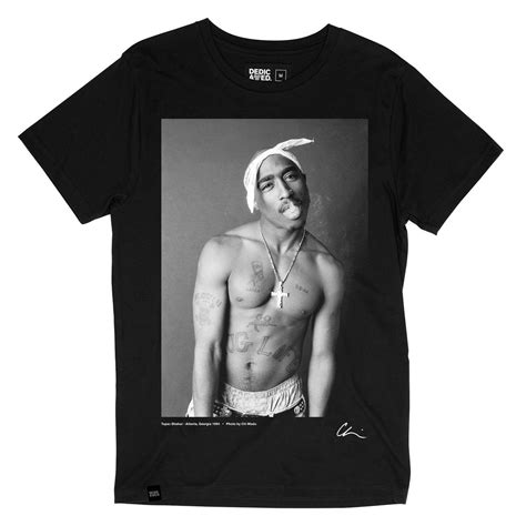 These stylish tupac t shirt are ideal for all seasons and offer premium comfort. Chi Modu - T-shirt Stockholm Tupac - Tshirt Store Online