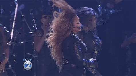 Janet Jackson Hitst The Stage For The First Of Three Shows Youtube