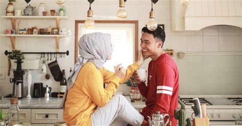 5 Jenis Pasangan Yang Sedang Bercinta. Anda Yang Mana?