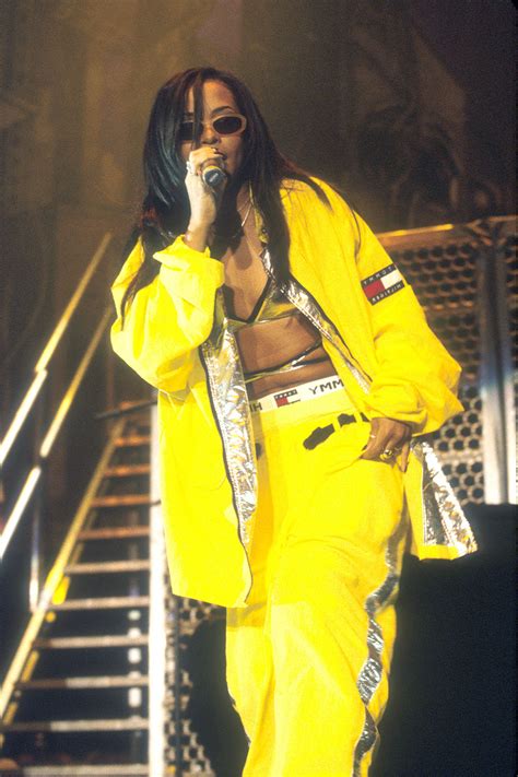Aaliyahs Coolest Outfits Aaliyah Style