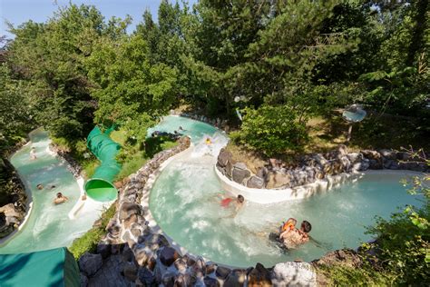 Elle engage les professionnels dans des démarches de développement durable et constitue un repère d'achat pour les consommateurs. Center Parcs Het Meerdal in America - die besten Angebote!